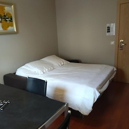 Aparthotel Aux Balcons Du Sancy Picherande Esterno foto