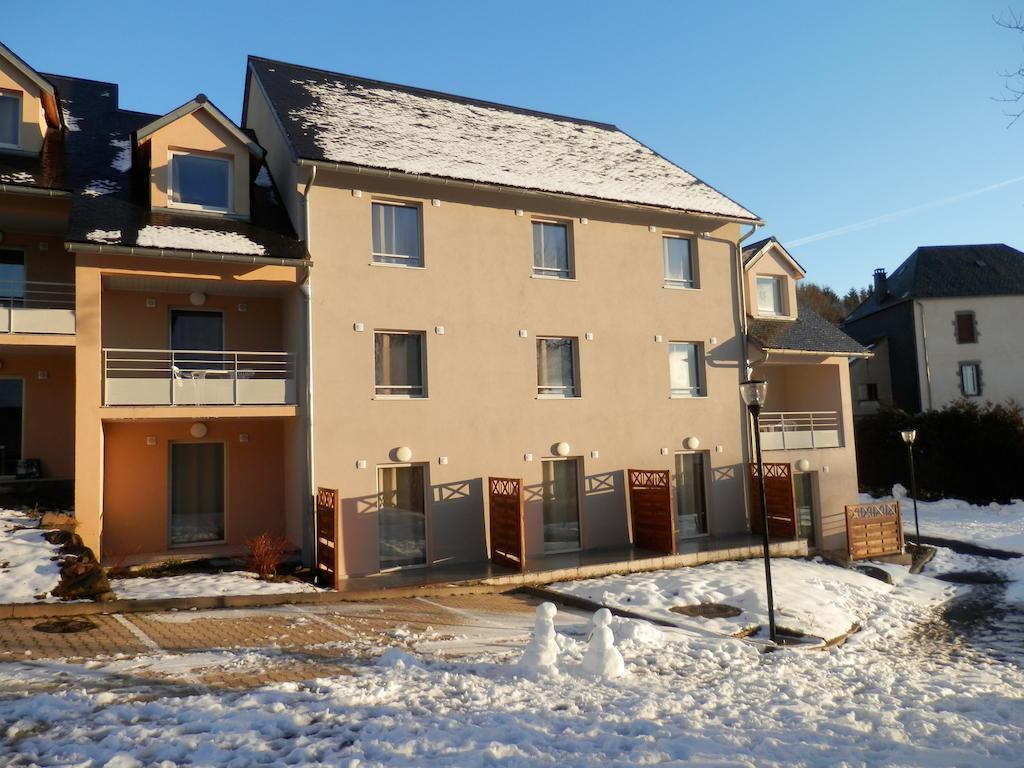 Aparthotel Aux Balcons Du Sancy Picherande Esterno foto