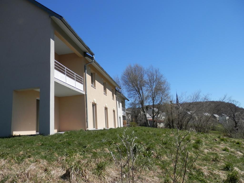 Aparthotel Aux Balcons Du Sancy Picherande Esterno foto