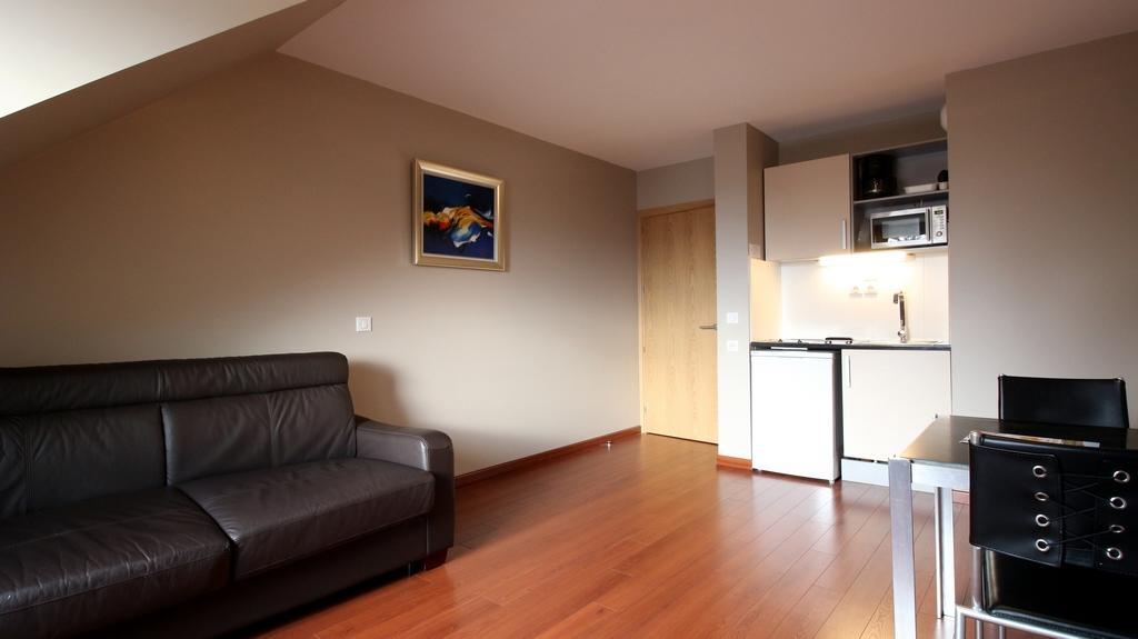 Aparthotel Aux Balcons Du Sancy Picherande Esterno foto