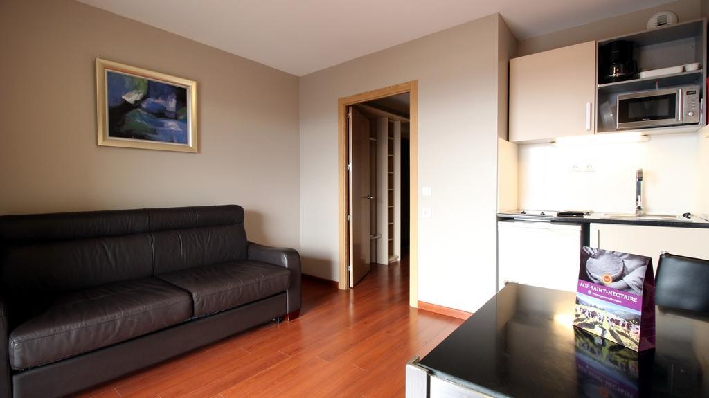 Aparthotel Aux Balcons Du Sancy Picherande Esterno foto