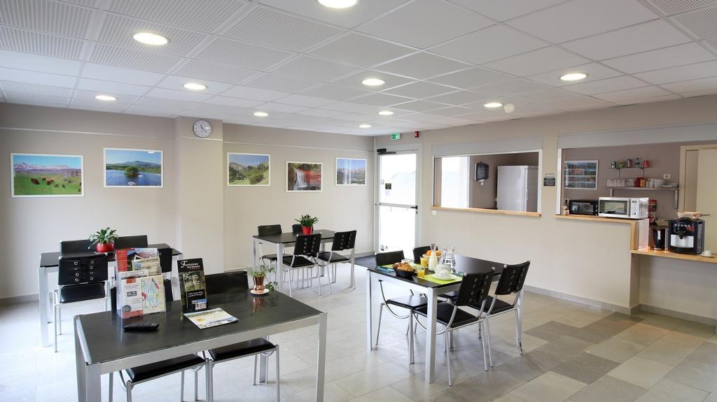 Aparthotel Aux Balcons Du Sancy Picherande Esterno foto